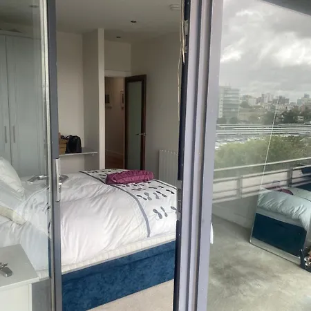 Stylish Rooftop River Liffey View Apartament